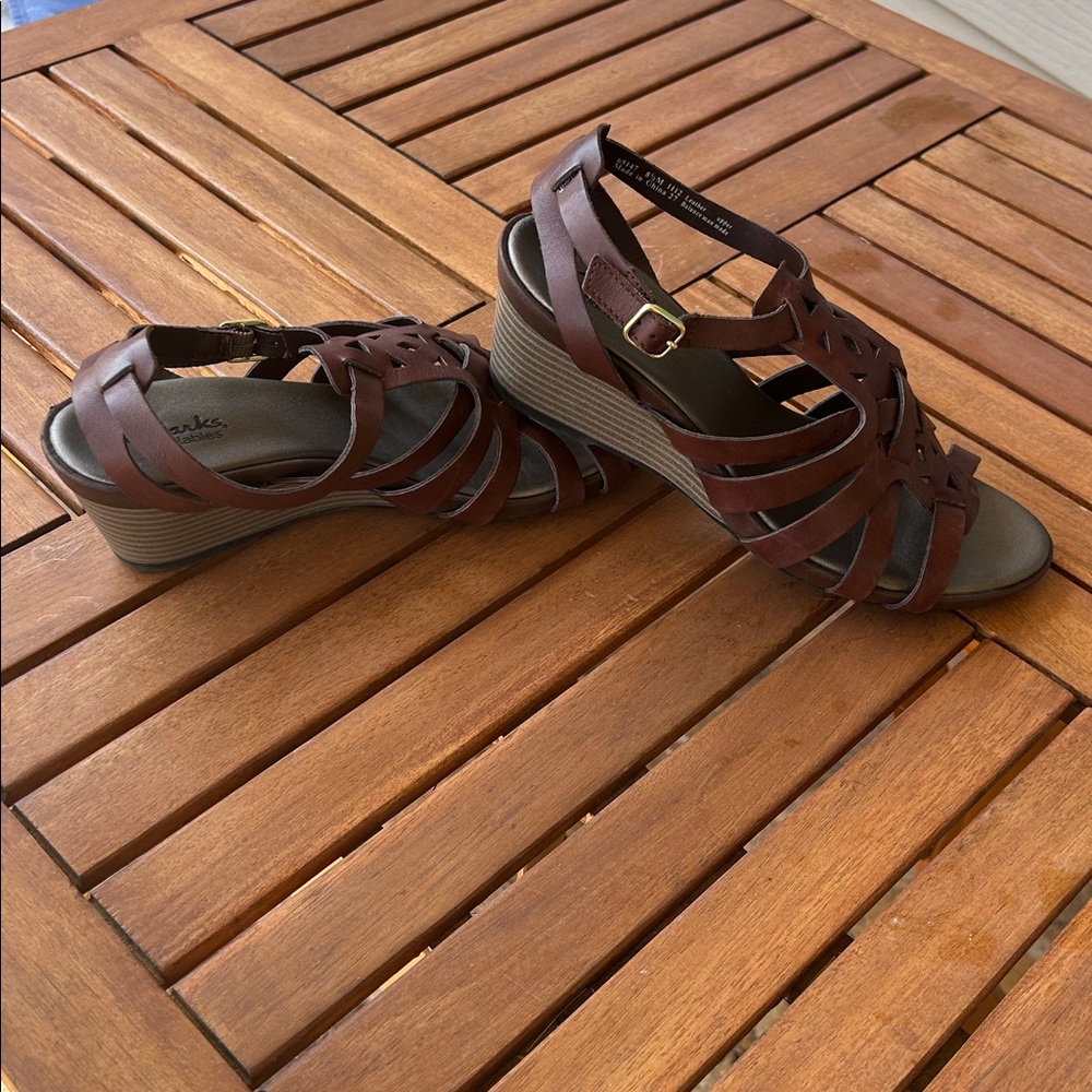 Clark’s Sandles - Picture 4 of 5